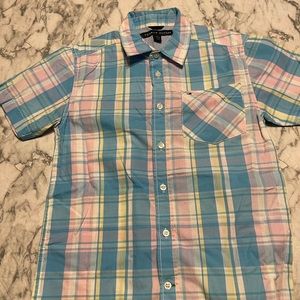 Tommy Hilfiger button down short sleeve shirt.